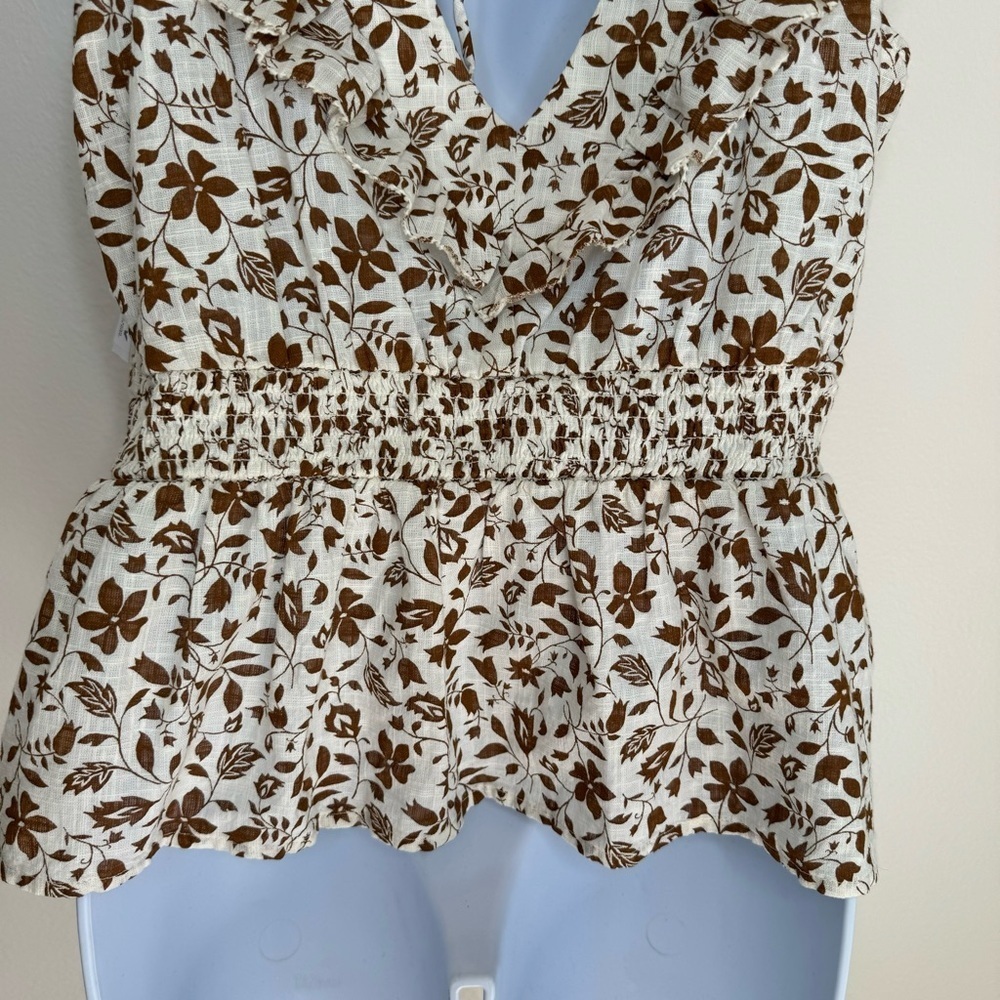 Flutter-Sleeve Floral V-Neck Tie-Back Top Size: M - Picture 11 of 16
